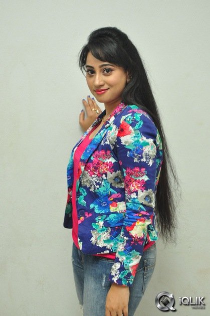 Anchor-Ashwini-At-Iddaram-Movie-Audio-Launch